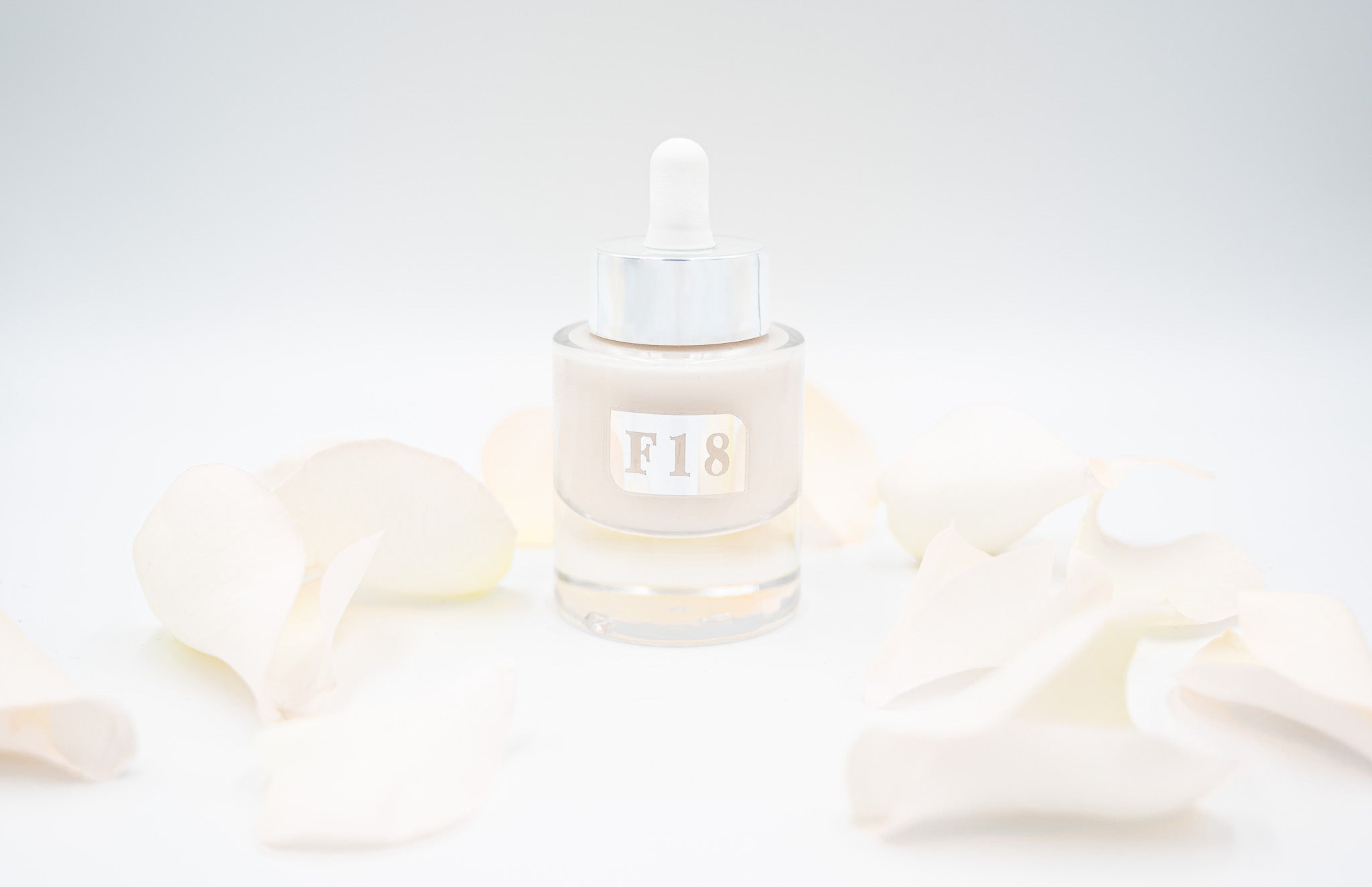 F18 ROSE &amp; KAKADU PLUM HYALURONIC SERUM