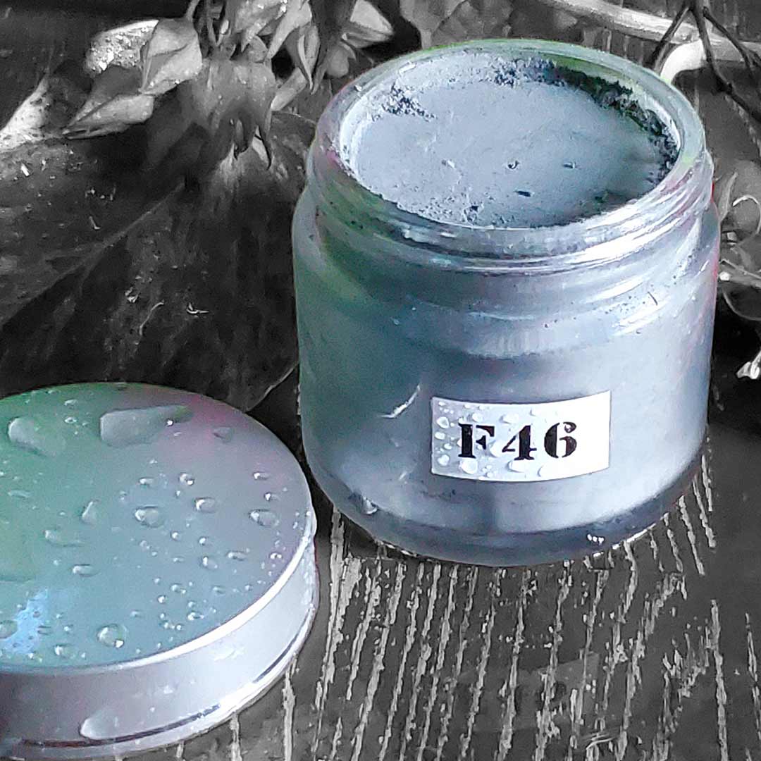 F46 ACTIVATED CHARCOAL DETOXIFICATION FACE MASK